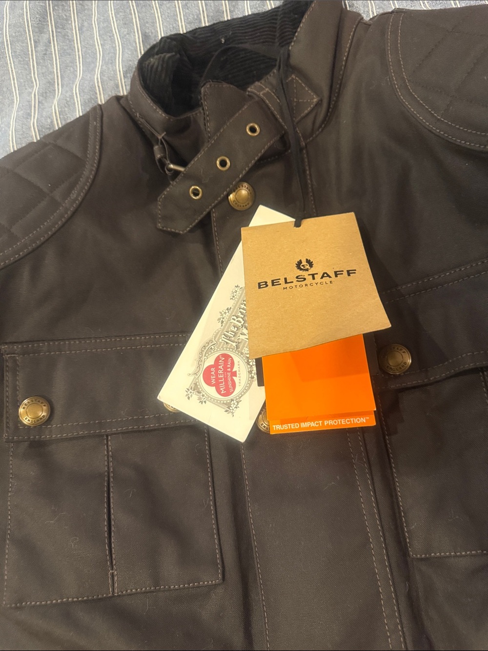Belstaff Brooklands 2.0 Waxed Motorcycle Jacket, a classic short-style blouson - Picture 13 of 16